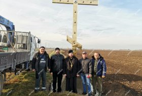 Поклонный крест в ст. Перея́словская,  Брюховецкий район, ноябрь 2022 г.